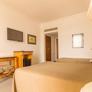 Habitación con 2 Camas Individuales